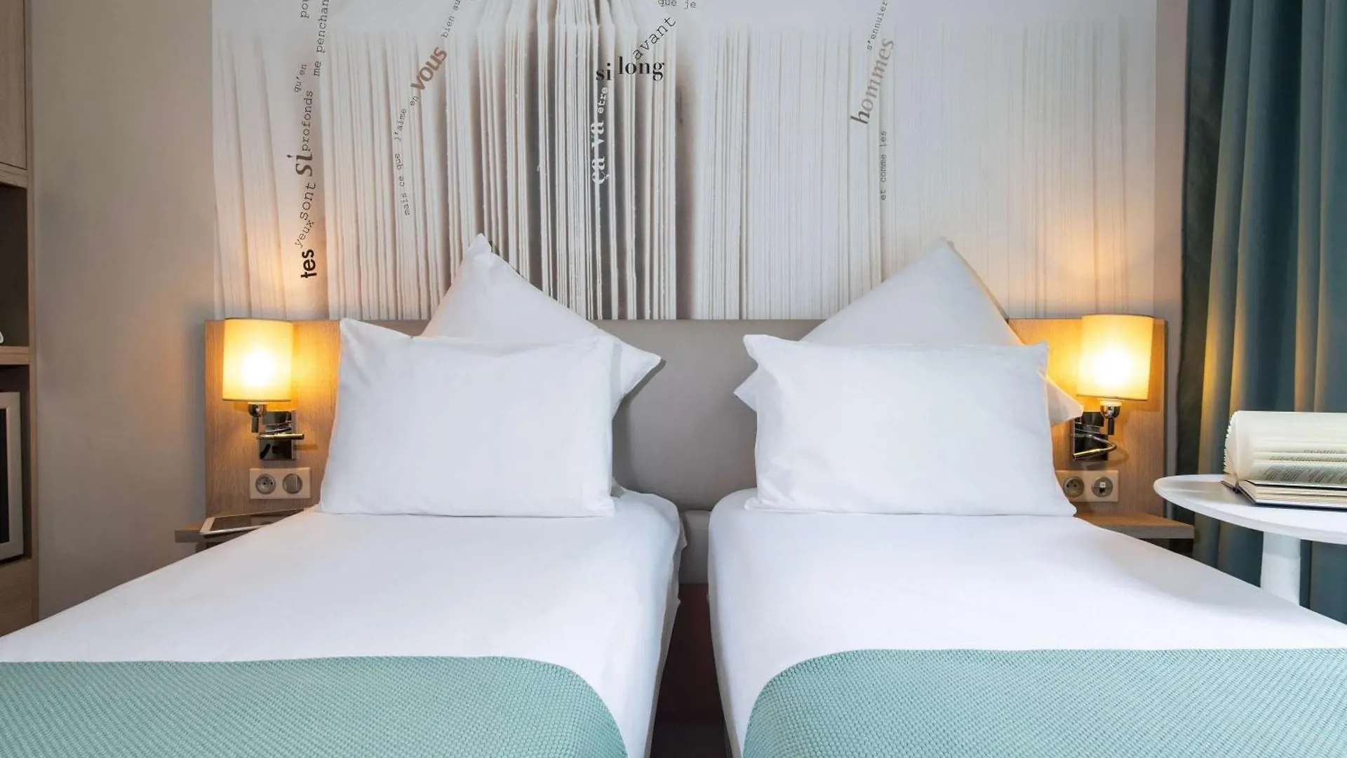 Mercure Paris Montparnasse Raspail Hotel